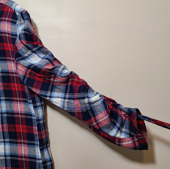 Velvet Heart Women's Button-down Shirt. - Picture 4 of 12